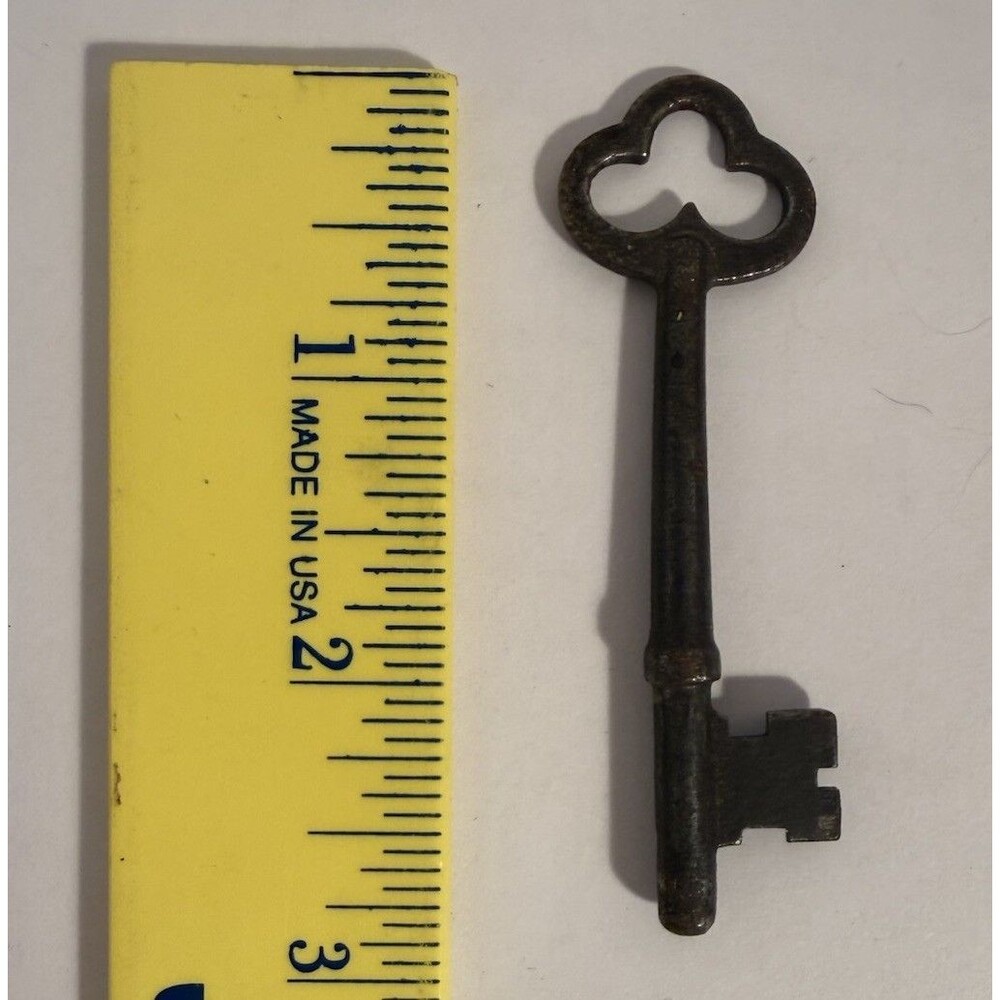 Antique Iron Metal 3" Skeleton Door Key Late 19th Century Black clover Design